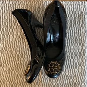 Tory Burch Caroline Black Leather Pumps Size 8.5